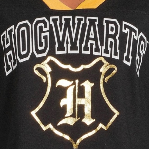 77. Hogwarts Skimmer Graphic Tee Short Sleeve Cropped Harry Potter  size XXXL - Picture 4 of 8